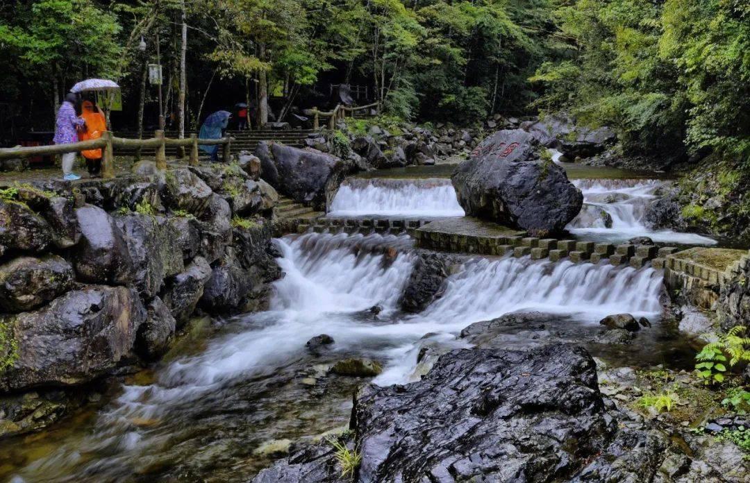 小镇惊魂