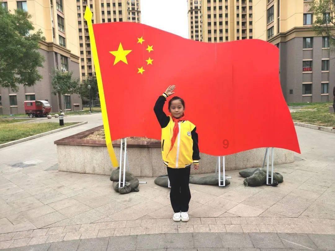 视界|缤纷彩灯扮英城 流光溢彩迎新春